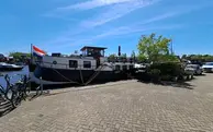 Kamer op gezellig woonschip